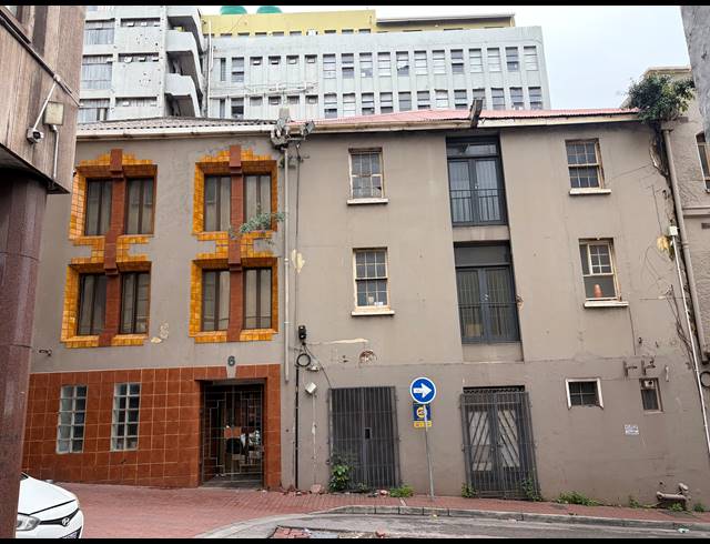 900M² BUILDING FOR SALE IN GQEBERHA CENTRAL